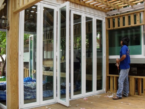 ติดตั้งกระจกบานเฟี้ยม ติดตั้งกระจกบานเฟี้ยม